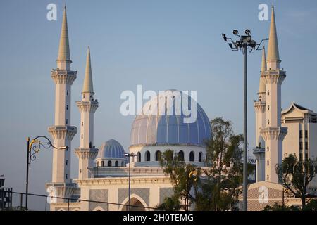 Gros plan de la plus grande mosquée de Kuantan Pahang Masjid Sultan Ahmad Shah Banque D'Images