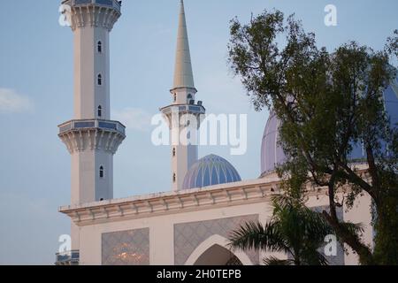 Gros plan de la plus grande mosquée de Kuantan Pahang Masjid Sultan Ahmad Shah Banque D'Images