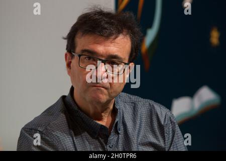 Turin, Italie.14 octobre 2021.L'écrivain et professeur espagnol Javier Cercas est invité de 2021 Torino Book Fair.Credit: Marco Destefanis/Alamy Live News Banque D'Images