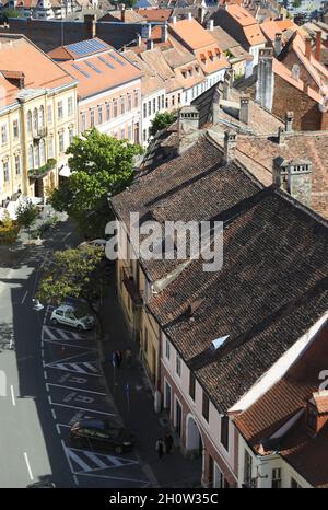Vue de la Tour du Conseil sur les toits de la vieille ville de Sibiu, Transylvanie, Roumanie Banque D'Images