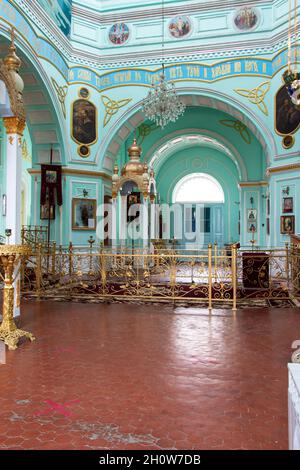 Intérieur de l'église d'Alexandre Nevsky dans la ville de Ganja en Azerbaïdjan : 9 septembre 2021 Banque D'Images