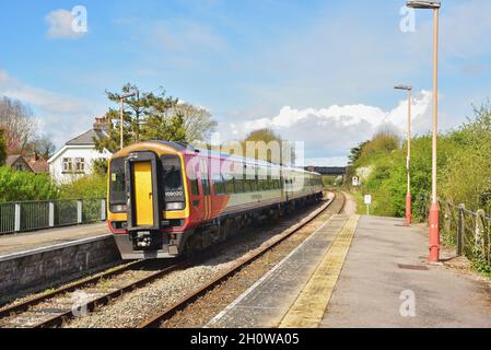 South Western Railway classe 159 n°159020 quitte Maiden Newton, Dorset, pour un service de Weymouth à Bristol. Banque D'Images