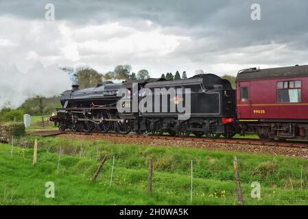 Conservé LMS Black Five 4-6-0 no45212 soulève l'arrière de la Grande-Bretagne XI railtour au sud de Yetminster, Dorset Banque D'Images