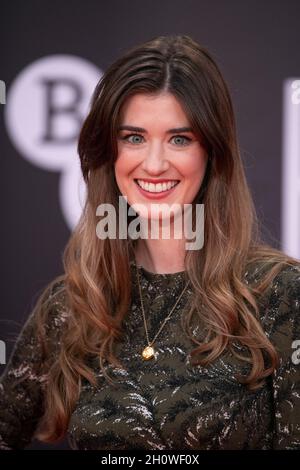 LONDRES, ANGLETERRE - 14 OCTOBRE : Alice Fevronia participe à la première britannique du « Mothering Sunday » lors du 65e BFI London film Festival au Royal Festival Hall le 14 octobre 2021 à Londres, en Angleterre.Photo de Gary Mitchell/Alay Live News Banque D'Images