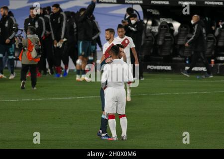 Buenos Aires, Buenos Aires, Argentine.14 octobre 2021.BUENOS AIRES, ARGENTINE - OCTOBRE 14: Argentine avant #10 Lionel Messi et le Pérou gauche arrière #6 Miguel Trauco après le match entre l'Argentine et le Pérou dans le cadre des qualificatifs sud-américains pour le Qatar 2022 au stade Monumental de nuñez le 14 octobre 2021 à Buenos Aires, Argentine.(Credit image: © Florencia Tan Jun/PX Imagens via ZUMA Press Wire) Credit: ZUMA Press, Inc./Alamy Live News Banque D'Images