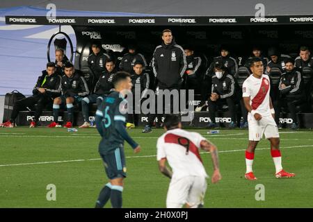 Buenos Aires, Buenos Aires, Argentine.14 octobre 2021.BUENOS AIRES, ARGENTINE - OCTOBRE 14: L'entraîneur argentin Lionel Scaloni lors d'un match entre l'Argentine et le Pérou dans le cadre des qualificatifs sud-américains pour le Qatar 2022 au stade Monumental de nuñez le 14 octobre 2021 à Buenos Aires, en Argentine.(Credit image: © Florencia Tan Jun/PX Imagens via ZUMA Press Wire) Credit: ZUMA Press, Inc./Alamy Live News Banque D'Images