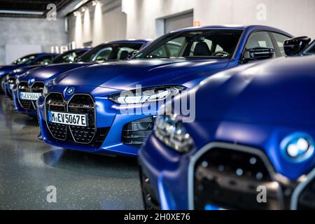Garching, Allemagne.29 septembre 2021.Le BMW i4 est vu lors d'un événement de presse BMW sur le BMW i4.Credit: Matthias balk/dpa/Alay Live News Banque D'Images