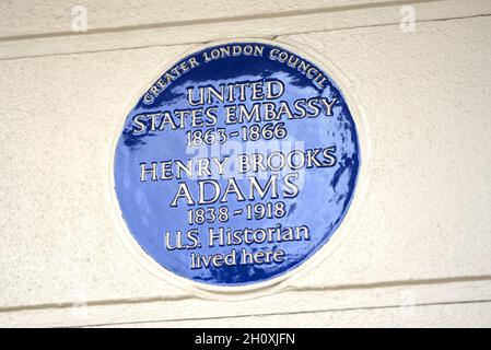 Londres, Royaume-Uni.Plaque commémorative: Ambassade des États-Unis 1863-1866.Henry Brooks Adams 1838-1918 historien américain vécu ici' au 98 Portland place, Westmi Banque D'Images