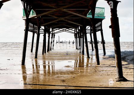 Marée haute sous St Annes Pier Banque D'Images