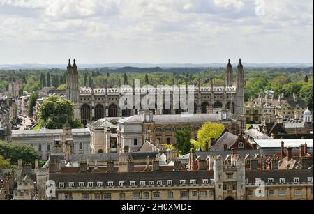 Photo du dossier datée du 10/05/19 de vue générale de l'université de Cambridge, y compris la chapelle Kings College, le Sénat et les anciennes écoles et le collège Gonville & Caius.L'université de Cambridge a suspendu les discussions avec les Émirats arabes Unis au sujet d'une proposition de partenariat de 400 millions de livres sterling en raison de l'utilisation présumée de logiciels espions Pegasus par l'État du Golfe, a déclaré son vice-chancelier.Date de publication : vendredi 15 octobre 2021. Banque D'Images