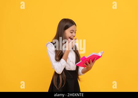 librairie. littérature pour enfants. lecteur pour enfants. littérature éducative. enfant Banque D'Images
