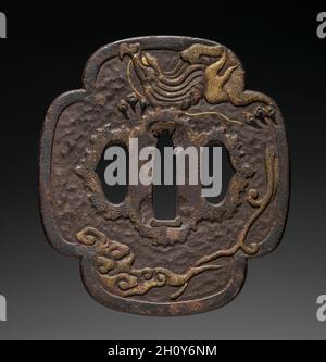 SWORD Guard (Tsura) avec Dragon dans la tempête et la mer, c.1615-1868.Japon, éventuellement période Edo (1615-1868).Fer; hors tout: 7.7 x 8.4 cm (3 1/16 x 3 5/16 po). Banque D'Images