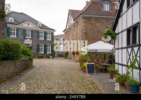 Deutschland, Nordrhein-Westfalen, Herdecke, Blick über den Stiftsplatz Banque D'Images