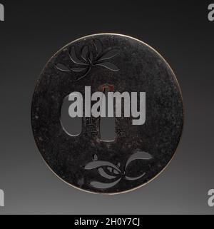 Garde au sabre (Tsuba), mi-1800.Japon, période Edo (1615-1868).Fer; diamètre: 7 cm (2 3/4 po). Banque D'Images