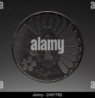 Garde de l'épée (Tsuba), 1615-1868.Japon, période Edo (1615-1868).Fer; diamètre: 8 cm (3 1/8 po). Banque D'Images