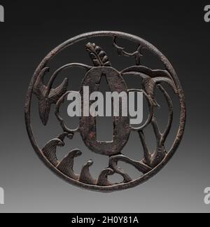 Garde d'épée, c.1800. Japon, période Edo (1615-1868).Fer (de type Choshu); diamètre: 7.7 cm (3 1/16 po). Banque D'Images