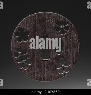 Garde au sabre, 1615-1868.Japon, période Edo (1615-1868).Fer; diamètre: 8.4 cm (3 5/16 po). Banque D'Images