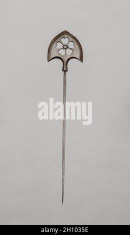 Tête de flèche, 1600s.Japon, période Edo (1615-1868).Fer; hors tout: 26.8 cm (10 9/16 po). Banque D'Images