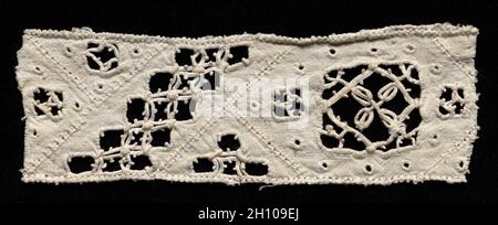 Fragment de dentelle Needlepoint (Cutwork), XVIIe siècle.Italie, XVIIe siècle.Dentelle, pointe : lin; moyenne : 4.5 x 13.7 cm (1 3/4 x 5 3/8 po). Banque D'Images