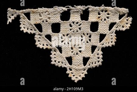 Aiguille (Punto Avorio ou Ivoid Stitch) pointe de dentelle, XVIIe siècle.Italie, XVIIe siècle.Dentelle, pointe d'aiguille; moyenne: 4.8 x 8 cm (1 7/8 x 3 1/8 po). Banque D'Images