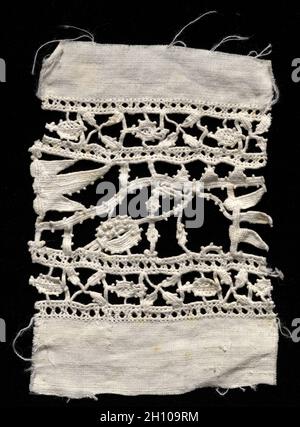 Fragment de dentelle Needlepoint (Reticella et Cutwork), XVIIe siècle.Italie, Venise, XVIIe siècle.Dentelle, pointe : lin; moyenne : 13.1 x 8.9 cm (5 3/16 x 3 1/2 po). Banque D'Images