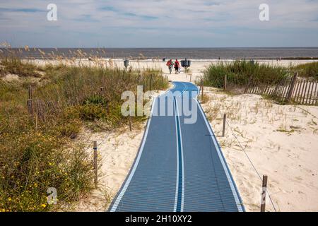 Sentier menant à la plage à Great Dunes Park - Jekyll Island, Géorgie, États-Unis [accès handicapés] Banque D'Images