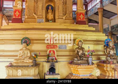 BAGO, MYANMAR - 10 DÉCEMBRE 2016 : Inténior de la Pagode Shwemawdaw à Bago. Banque D'Images