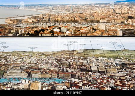 Marseille, France ; 29 mars 2011 : vue panoramique de notre-Dame de la Garde. Banque D'Images