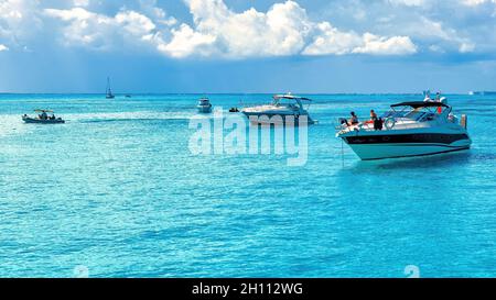 Yachts de plaisance à Isla Mujeres, Mexique Banque D'Images