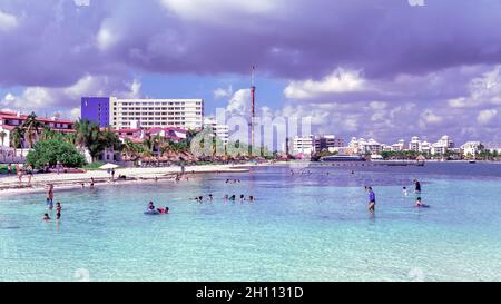 Playa Langosta à Cancun Beach, espace public, Mexique, 2021 Banque D'Images