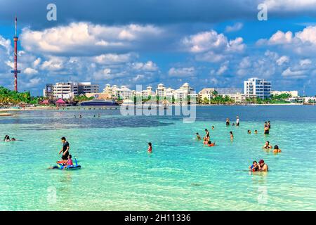 Playa Langosta à Cancun Beach, espace public, Mexique, 2021 Banque D'Images