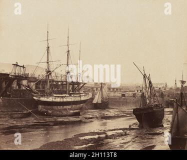Port, Swansea, Pays de Galles, 1855. Alfred Rosling (British, 1802-c. 1880). L'albumine à partir de négatifs papier ciré ; image : 16,1 x 19,7 cm (6 5/16 x 7 3/4 in.) ; enchevêtrées : 35,6 x 45,7 cm (14 x 18 in.). Banque D'Images