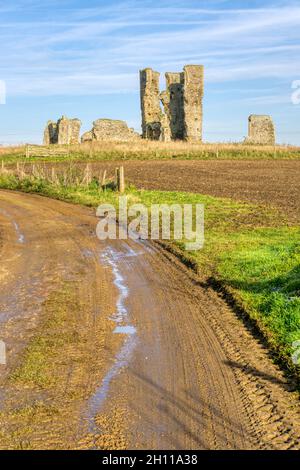 Les ruines de l'église médiévale de St Mary ou St James à Bawsey, près de King's Lynn, Norfolk. Connu localement comme Bawsey ruines. Banque D'Images