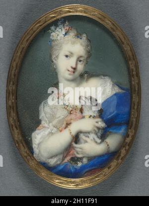 Femme avec un chien, 1710-1720. Rosalba Carriera (italien, 1675-1757). Aquarelle sur ivoire dans un montage en métal doré avec un boîtier en dents de scie à l'arrière ; pans : 7,5 x 5,5 cm (2 15/16 x 2 3/16 in.). Banque D'Images