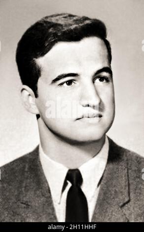 1966 , Etats-Unis : l'acteur américain JOHN BELUSHI ( 1949 - 1982 ), 17 ans, photo dans l' Annuaire du lycée .Photographe inconnu .- HISTOIRE - FOTO STORICHE - ATTORE - FILM - CINÉMA - personalità da giovane - personnalités quand était jeune - PORTRAIT - RITRATTO - ADOLESCENT - ADOLESCENZA - ADOLESCENT - ADOLESCENT - ENFANT - ENFANT - cravate - cravatta - COMICO -- ARCHIVIO GBB Banque D'Images