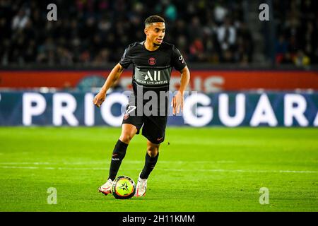Paris, France.15 octobre 2021.PARIJS, FRANCE - OCTOBRE 15: Colin Dagba de Paris Saint-Germain lors du match de la Ligue française 1 entre Paris Saint-Germain et Angers au Parc des Princes le 15 octobre 2021 à Parijs, France (photo de Matthieu Mirville/Orange Pictures) crédit: Orange pics BV/Alay Live News Banque D'Images
