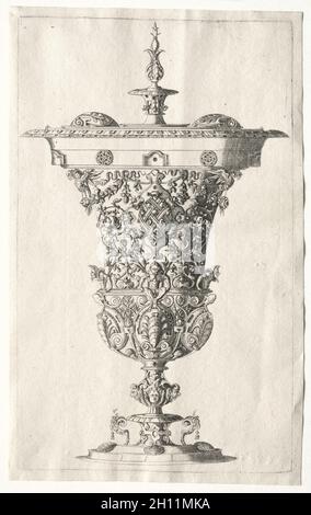 Vase d'ornement, années 1500. Je Jamnitzer Wenzel (allemand, 1508/09-1585). Fiche technique : eau-forte, 24,1 x 15 cm (9 1/2 x 5 7/8 in.) : platemark ; 23 x 14 cm (9 1/16 x 5 1/2 in.). Banque D'Images