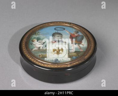 Snuff Box, début des années 1800. La Suisse, au début du xixe siècle. L'écaille avec automate peint sous verre miniature monté en métal doré sur l'or ; total : 2,3 x 8 cm (7/8 x 3 1/8 in.). Banque D'Images