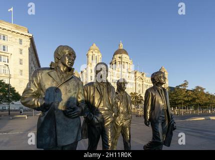 Statue des Beatles à Pier Head à Liverpool, sculpteur Andrew Edwards Banque D'Images