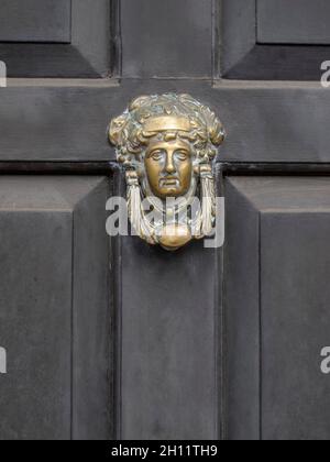 Knocker porte en laiton à Dublin en Irlande Banque D'Images