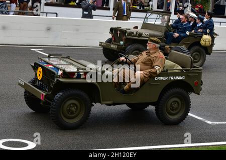 Ford Jeep, Victory Parade, Goodwood Revival 2021, Goodwood, Chichester,West Sussex, Angleterre, septembre 2021. Banque D'Images