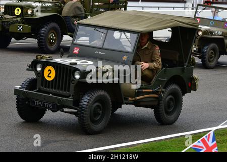 Hotchkiss Jeep, Victory Parade, Goodwood Revival 2021, Goodwood, Chichester,West Sussex, Angleterre, septembre 2021. Banque D'Images