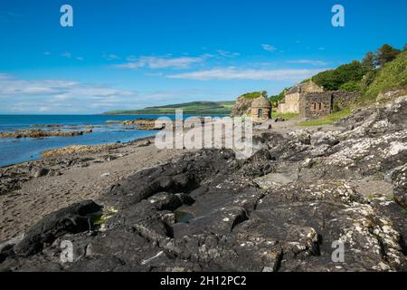 Plage des Rocheuses près du château de Culzean, dans le sud de l'Ayrshire, sur la côte ouest de l'Écosse. Banque D'Images