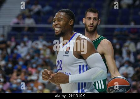 Madrid, Espagne.15 octobre 2021.Turkish Airlines EuroLeague Basketball; Real Madrid versus Panathinaikos OPAP Athènes; Guerschon Yabusele (Real Madrid Baloncesto) crédit: Action plus Sports/Alamy Live News Banque D'Images