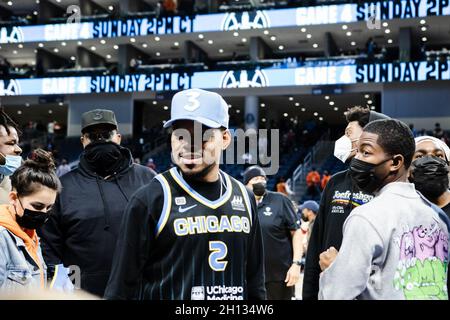 Chicago, États-Unis.15 octobre 2021.Chance le Rapper participe au match de finale le 15 octobre 2021 à Wintrust Arena crédit: SPP Sport Press photo./Alamy Live News Banque D'Images