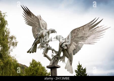 Royaume-Uni, Angleterre, Worcestershire, Great Malvern, Rose Bank Gardens Malvern Buzzards Diamond Jubilee Sculpture en acier de Wlenty Pytel Banque D'Images