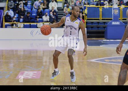 Levallois, France.15 octobre 2021.William CUMMINGS (1) de Boulogne-Levallois pendant le championnat français, BetClic Elite Basketball match entre Metropolitans 92 et BCM Gravelines-Dunkerque le 15 octobre 2021 au Palais des Sports Marcel Cerdan à Levallois, France - photo Ann-Dee Lamour / CDP MEDIA / DPPI crédit: DPPI Media/Alay Live News Banque D'Images