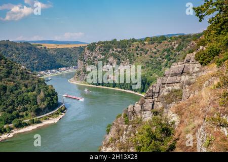 Vue sur le Rhin depuis le haut sur la légendaire vallée de Loreley Banque D'Images