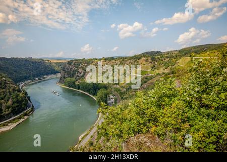 Vue sur le Rhin depuis le haut sur la légendaire vallée de Loreley Banque D'Images