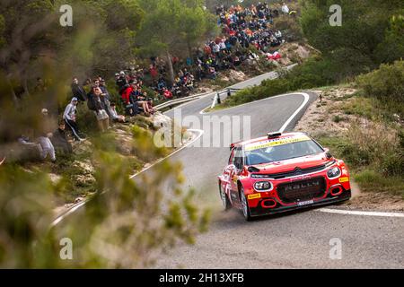 Salou, Espagne.16 octobre 2021.27 Camilli Eric (fra), Vilmot Maxime (fra), Sports & You, Citroën C3, action pendant le RACC Rally Catalunya de Espana, 11e tour du WRC 2021 de la FIA, Championnat du monde de rallye FIA, du 14 au 17 octobre 2021 à Salou, Catalogne, Espagne - photo Nikos Katikis / DPPI crédit :DPPI Media/Alamy Live News Banque D'Images